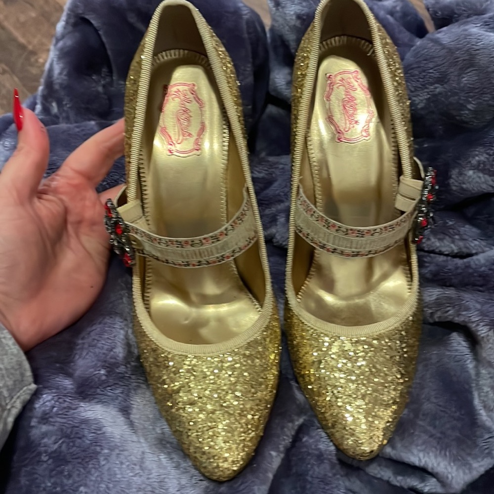 Gorgeous one of a kind shoes size 7 - Picture 5 of 7